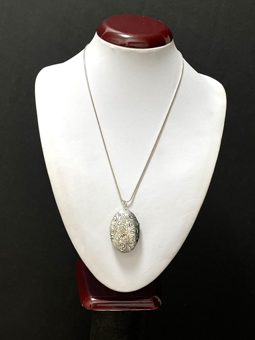 Fashion Sterling Silver Oval Locket  Pendant Necklace Chain 16"
